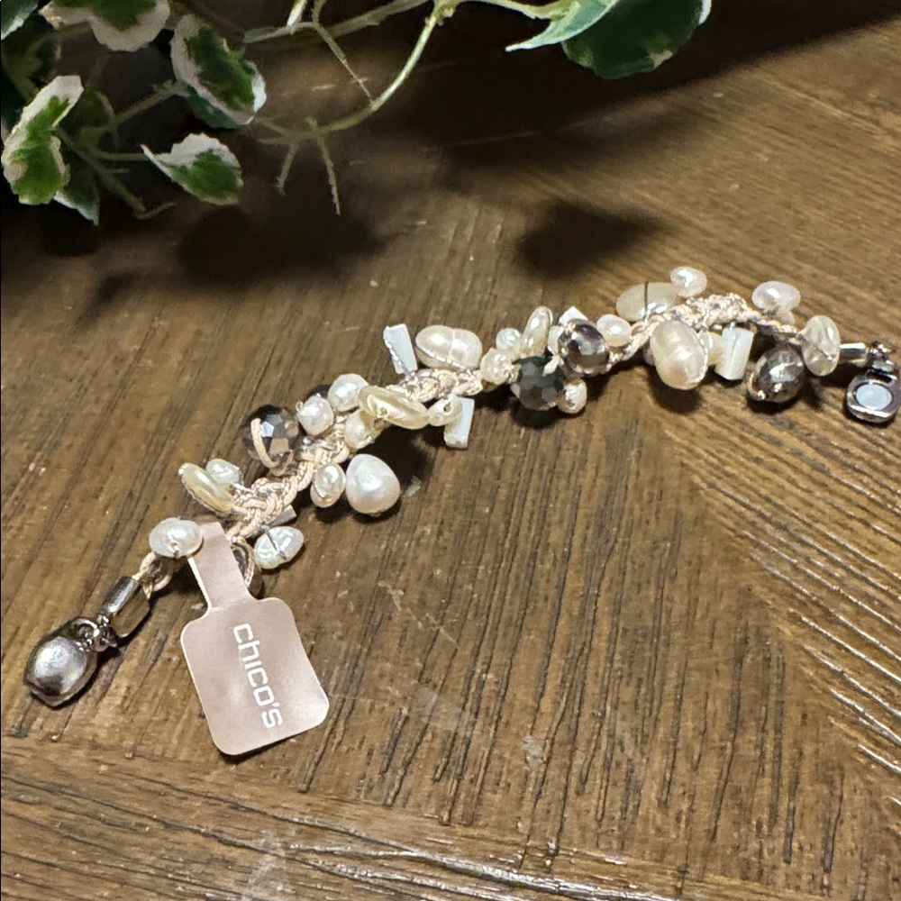 Chico’s Pearl & Crystal Charm Bracelet (BR222) - Picture 8 of 11